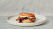 94. Flæskestegssandwich